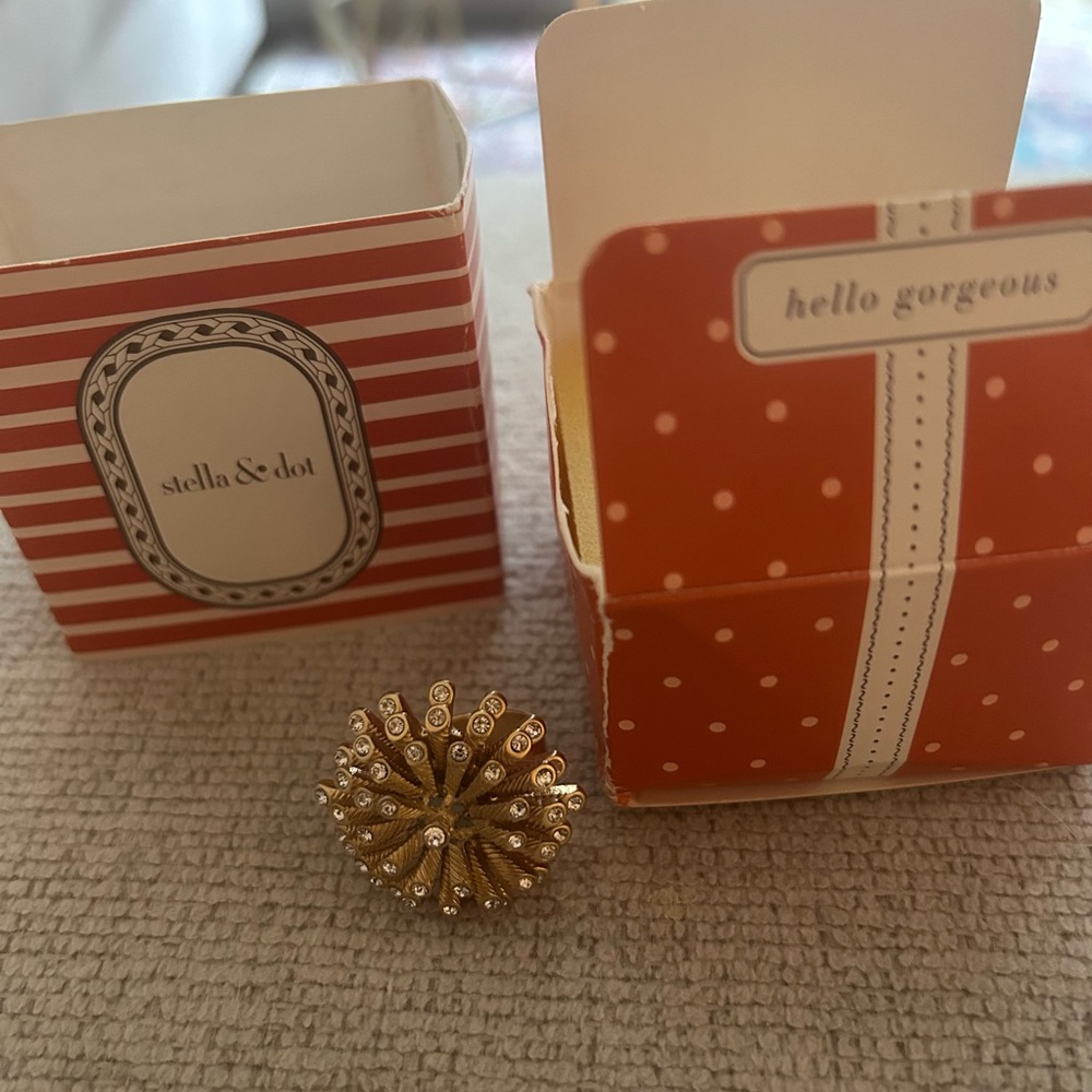 Stella & Dot Gold Ring
